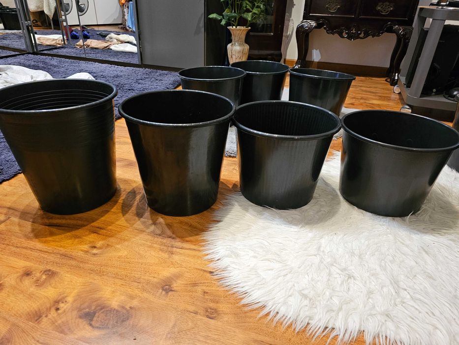 Wiaderka doniczki plastikowe 11 sztuk