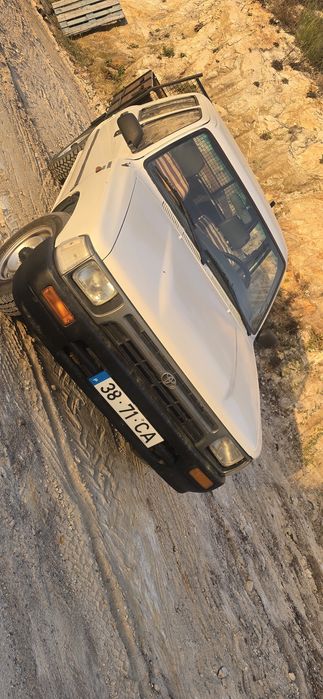 Toyota Hilux 2.4 d