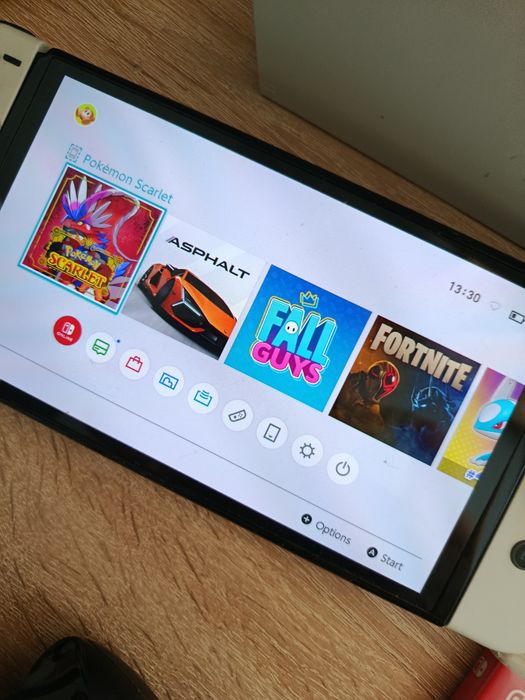 Nintendo switch OLED + pokemon Scarlett