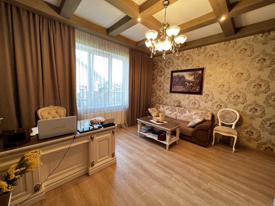 Будинок на Газовику в найпрестижнішому районі. 10 соток. В НАЯВНОСТІ!