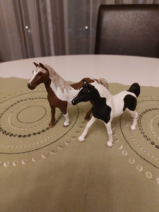 Zestaw koni Schleich