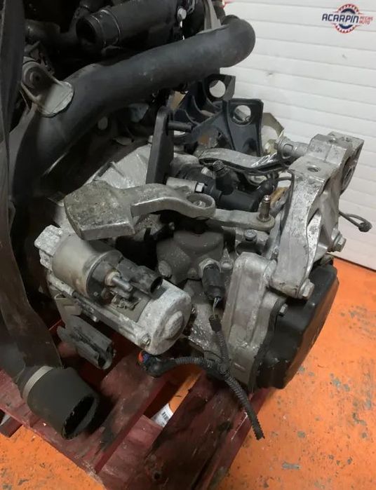 Caixa de Velocidades Volkswagen Caddy III 1.9TDI Ref: JCY