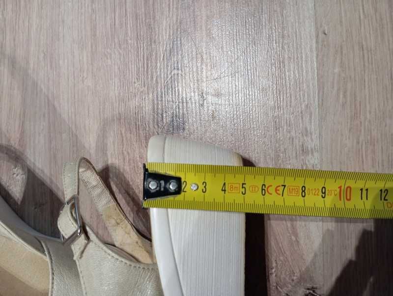 Buty sandały beżowe r. 39 25,5 cm