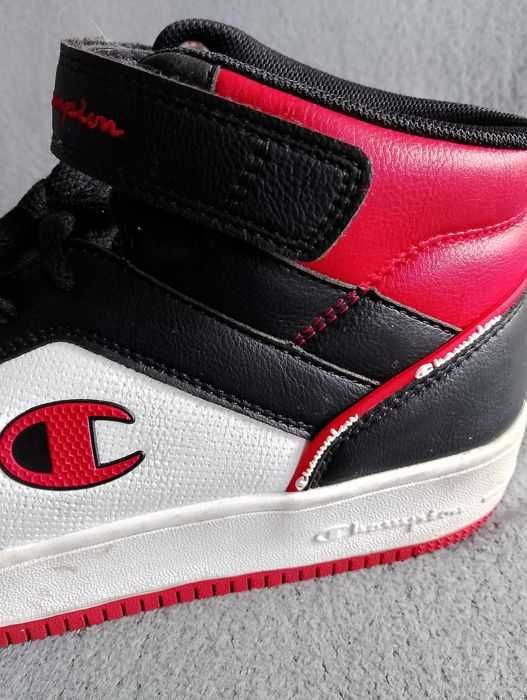 Champion. Ładne markowe buty jesienno-zimowe.