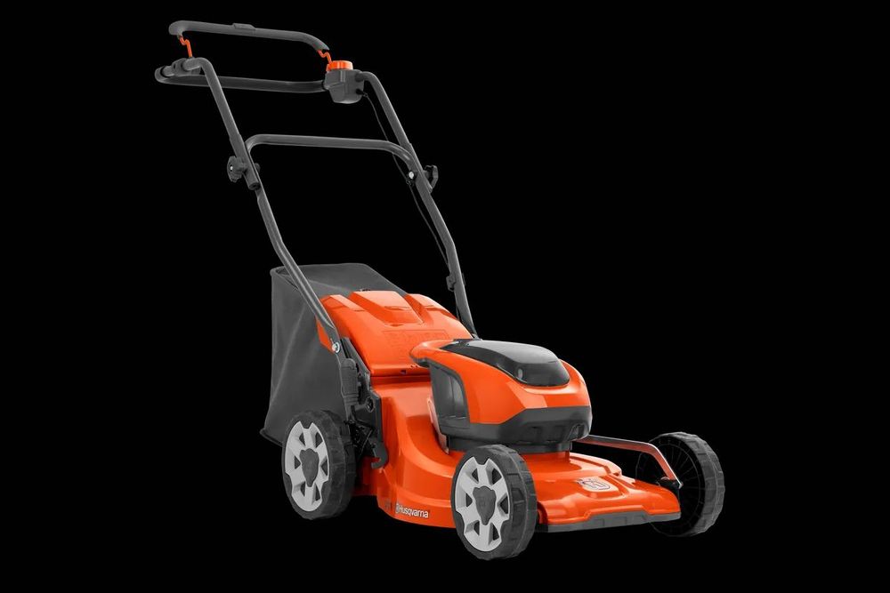 Kosiarka HUSQVARNA LC 137i z akumulatorem i ładowarką. Akumulatorowa