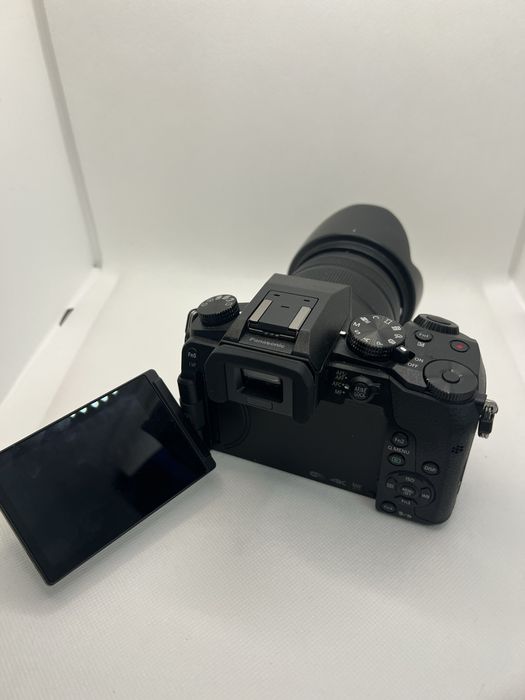 Panasonic Lumix DMC-G7 + lente Panasonic 14-140 + Extras