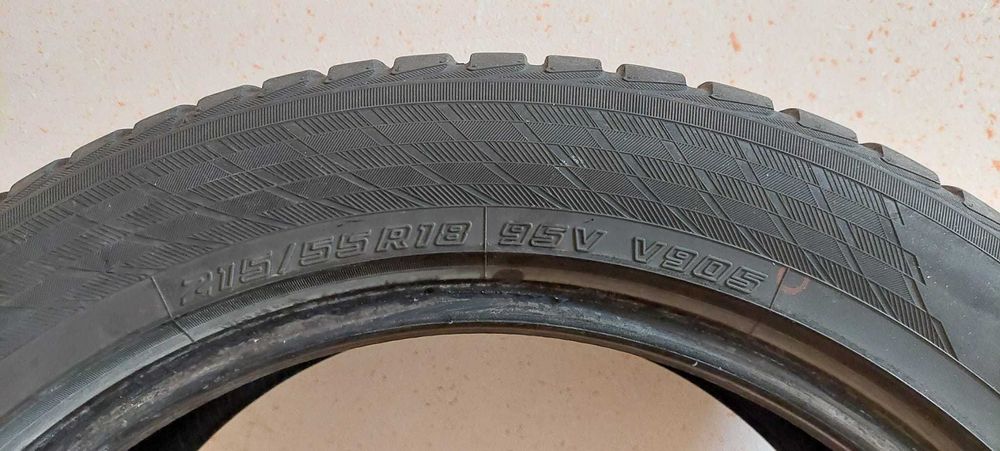 Opony zimowe 215/55 R18 komplet Yokohama