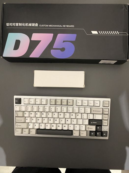 НОВА! Бездротова клавіатура Weikav D75