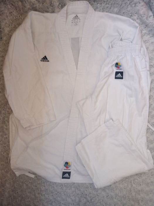 Шлём для заняття єдиноборств ( тхеквандо)