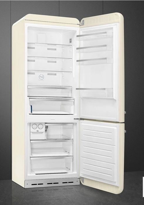 Frigorífico combinado Smeg FAB38RCR5 bege