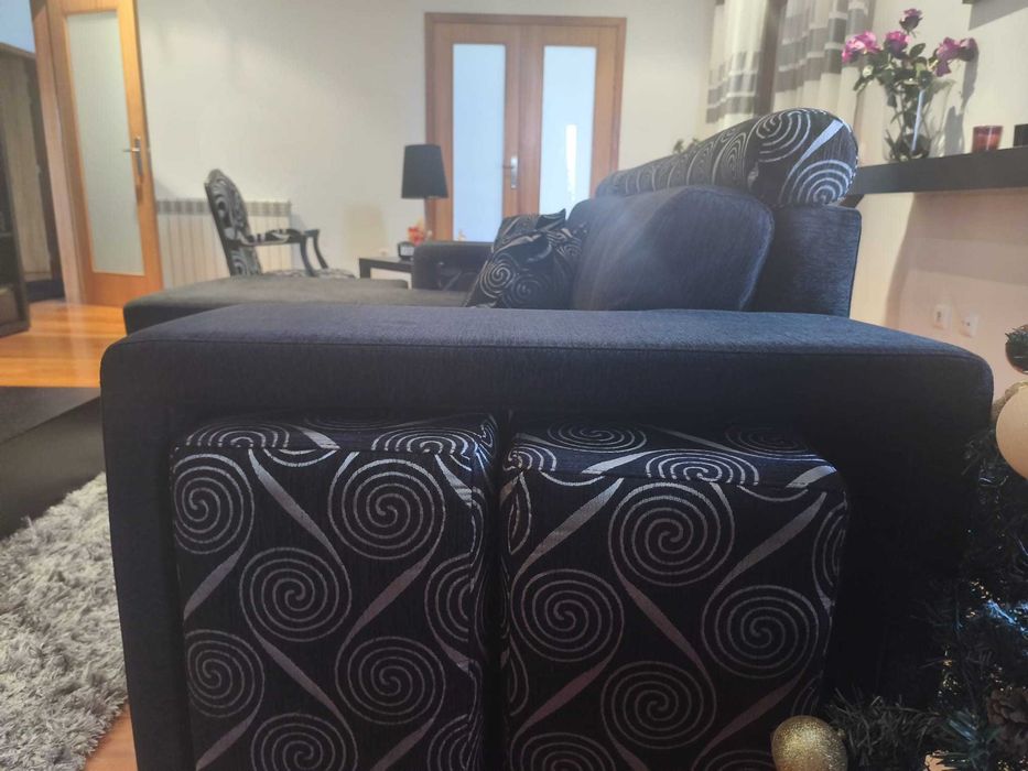 Sofá 3 Lugares c/ Chaise Longue + 4 Pufes | Bom Estado
