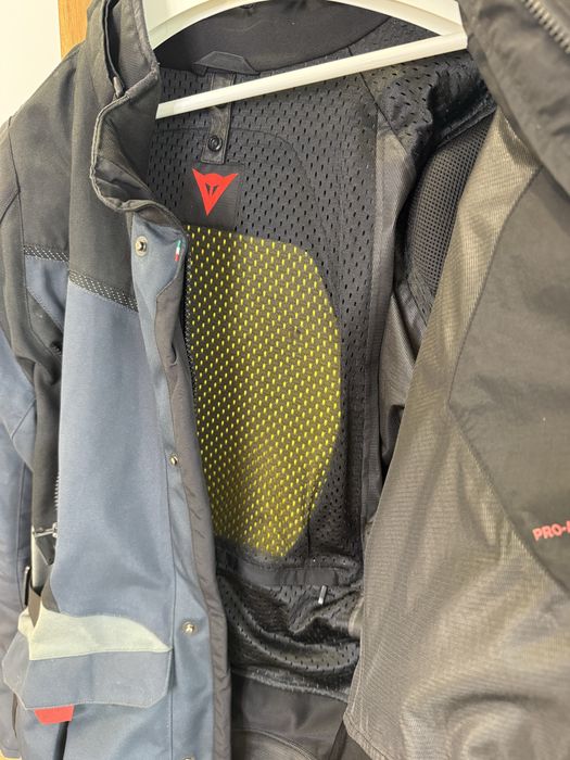 Conjunto Mota dainese tempest 3 d-dry