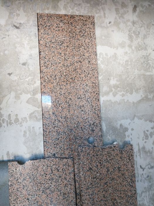 3 pedras em granito rosa