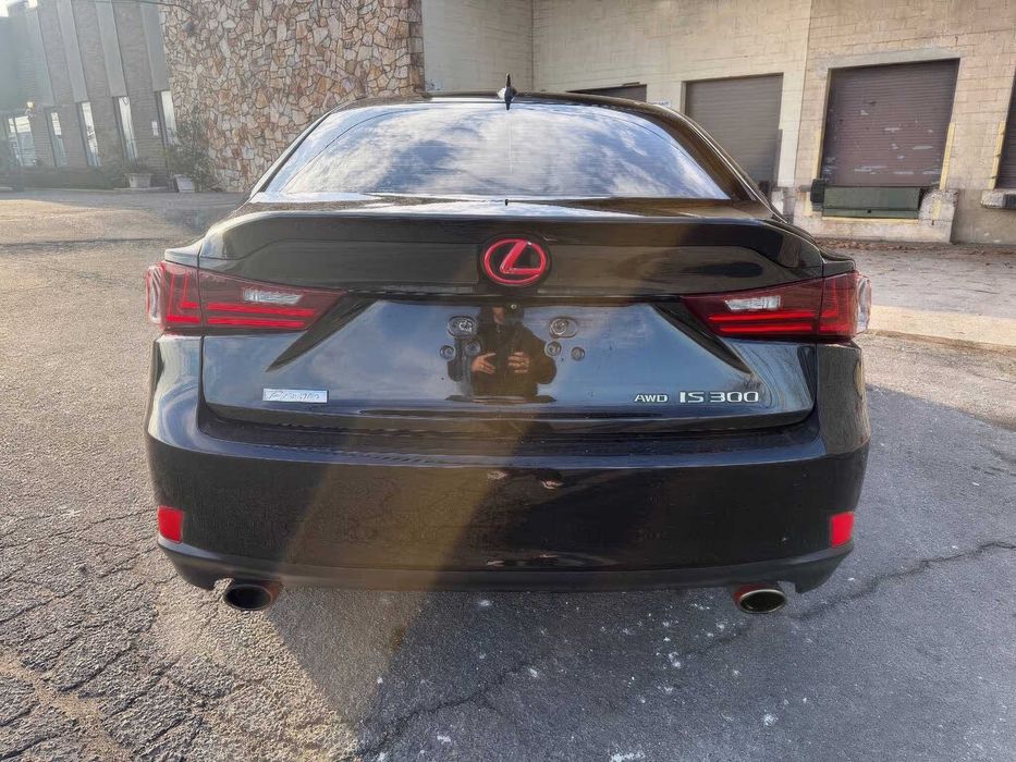 Lexus IS 300      2016