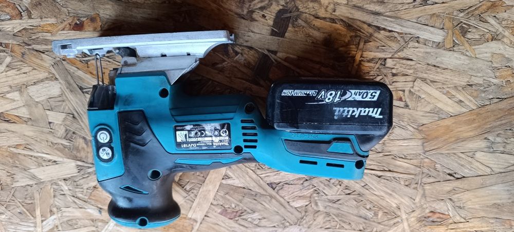 Wyrzynarka Makita djv181