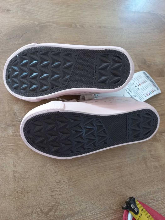 Nowe trampki dziewczęce r. 24 dł.całk. wkładki 16,5 cm