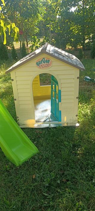 Domek ogrodowy dla dzieci + zjeżdżalnia