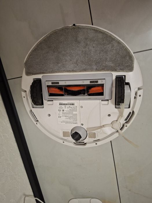 Продам робот пилосос