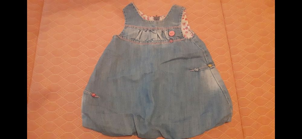 Lote t-shirts 12 meses, lote calças e leggins e Vestidos