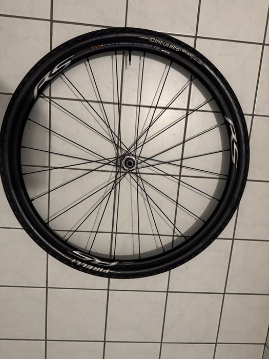 Koła gravel Shimano GRX z oponami Pirelli