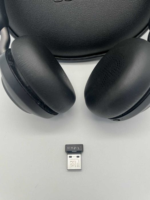 Навушники Jabra Evolve2 65 з док станцією гаринута как новая