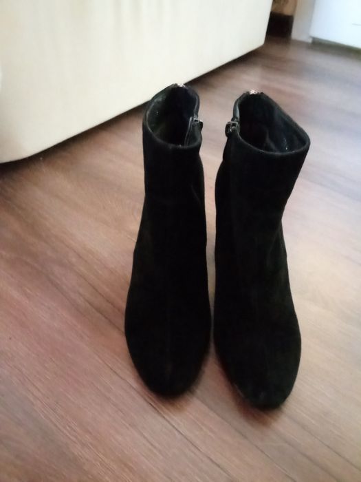 Ботінки жіночі на каблуку