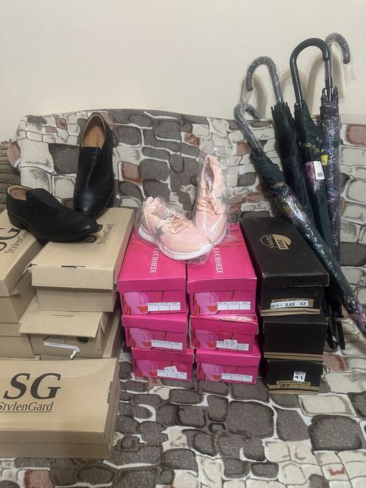 Продам одяг та взуття