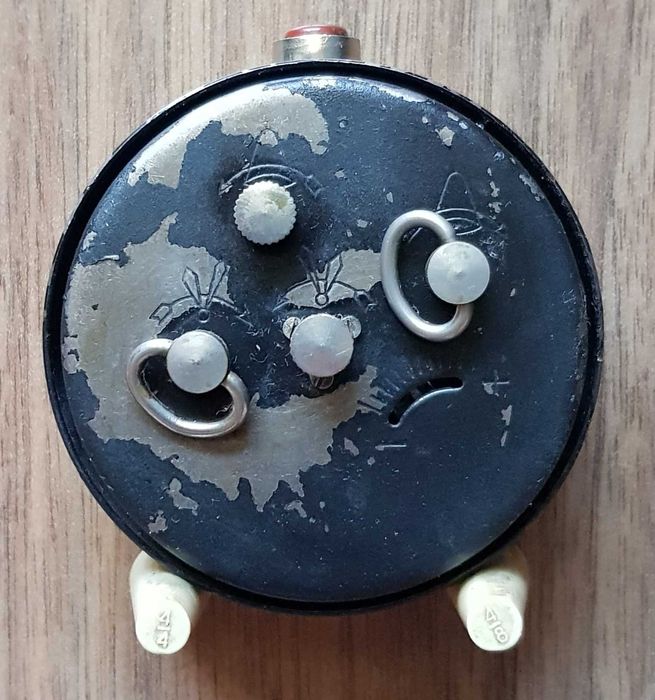 Budzik mechaniczny "Sława", ZSRR, na chodzie