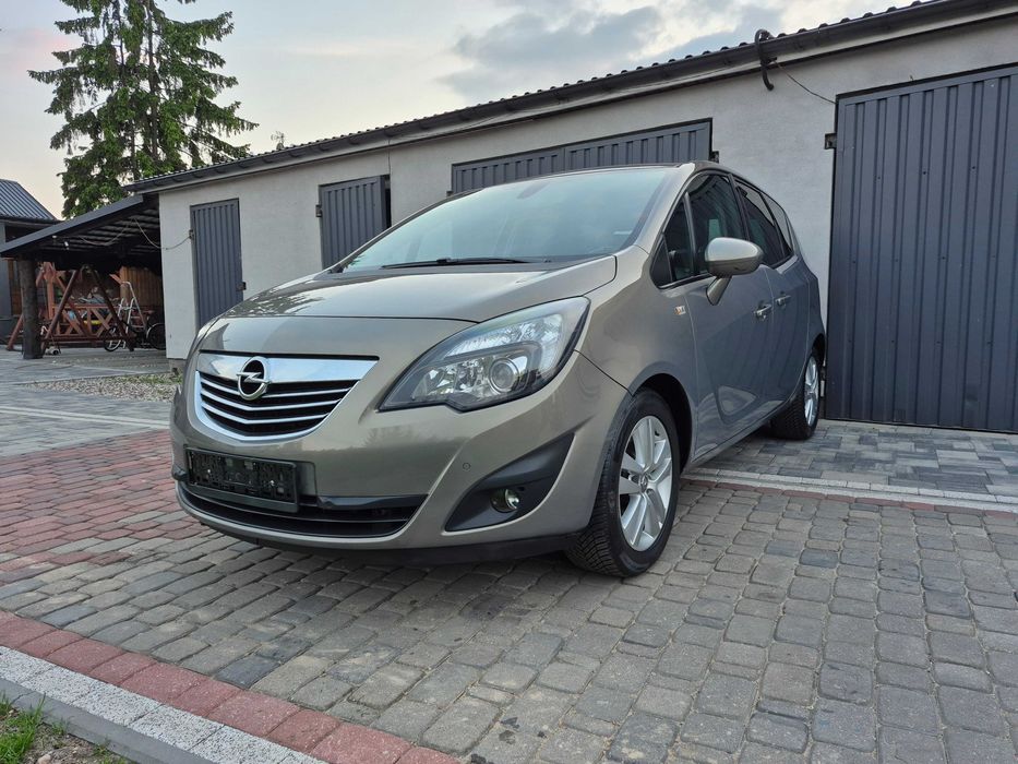 Sprzedam Opel Meriva 1,4 140kM 2011 rok produkcji