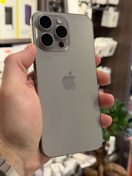б/у iPhone 15 Pro Max 256GB (Natural Titanium) 84% бат, ESim