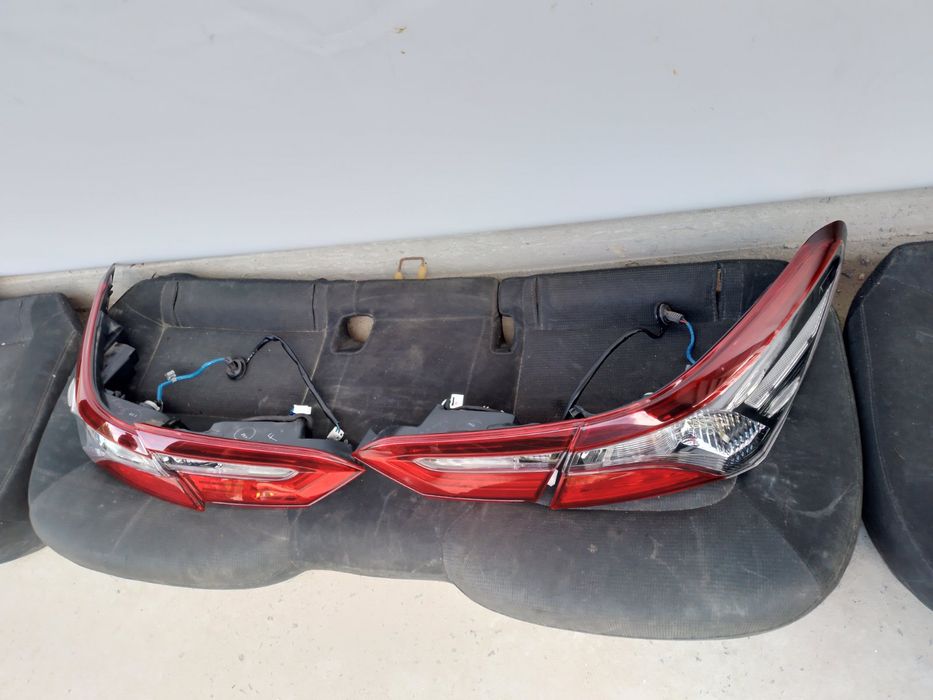 Toyota Camry 70 рестайлінг Задні фари Фонарь  20-23 року комплект