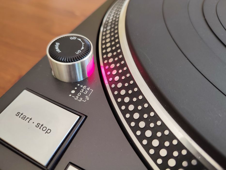 Technics SL-1210MK5 gira discos Direct Drive C/Novo!