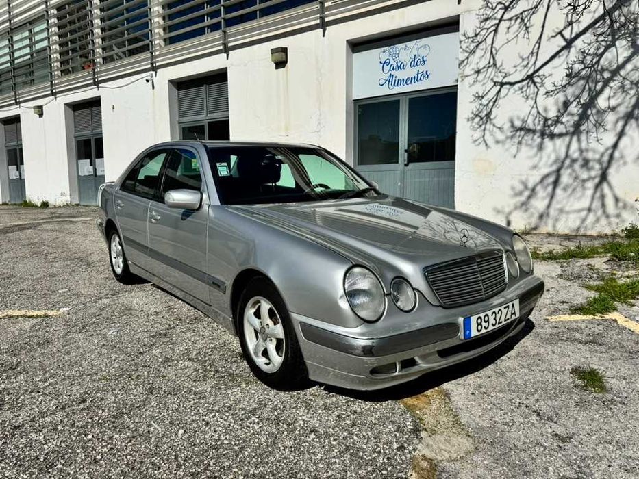 Mercedes-Benz E Class E200 CDI -Ano 2001 /433 000