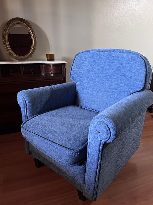 Poltrona / Cadeirāo  Estufada Azul