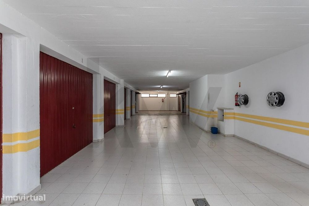 Apartamento T4 |  Parque dos Poetas l Terraço  com 50m2 e Box com  2 l