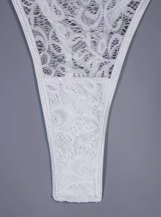 Білий комплект білизни з кружевом без кісточок