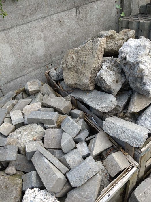 Gruz betonowy        .