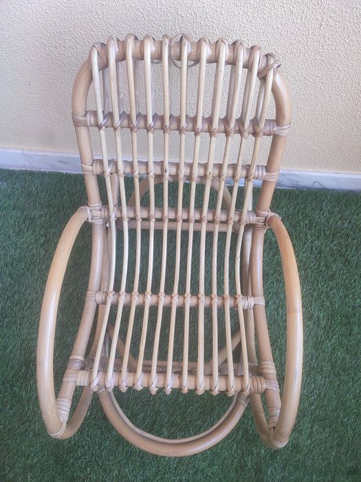 Cadeira de baloiço de criança em bambú