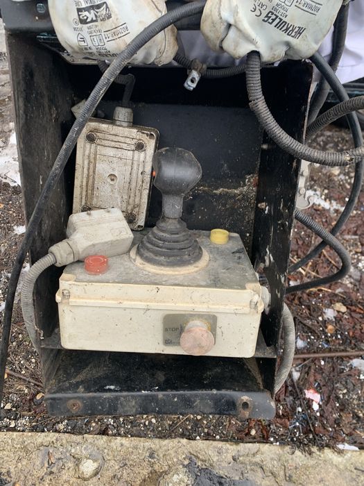 Pilot sterowania koszem merlo 40.21 roto evs