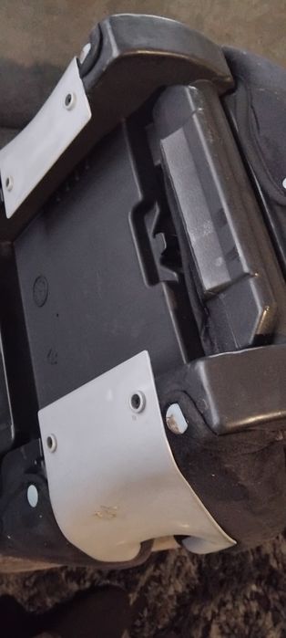 Fotelik samochodowy cybex solution bez isofix używany.