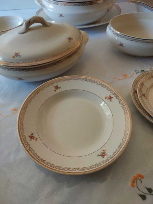 Serviço Fábrica Louça de Sacavém - 9 pessoas