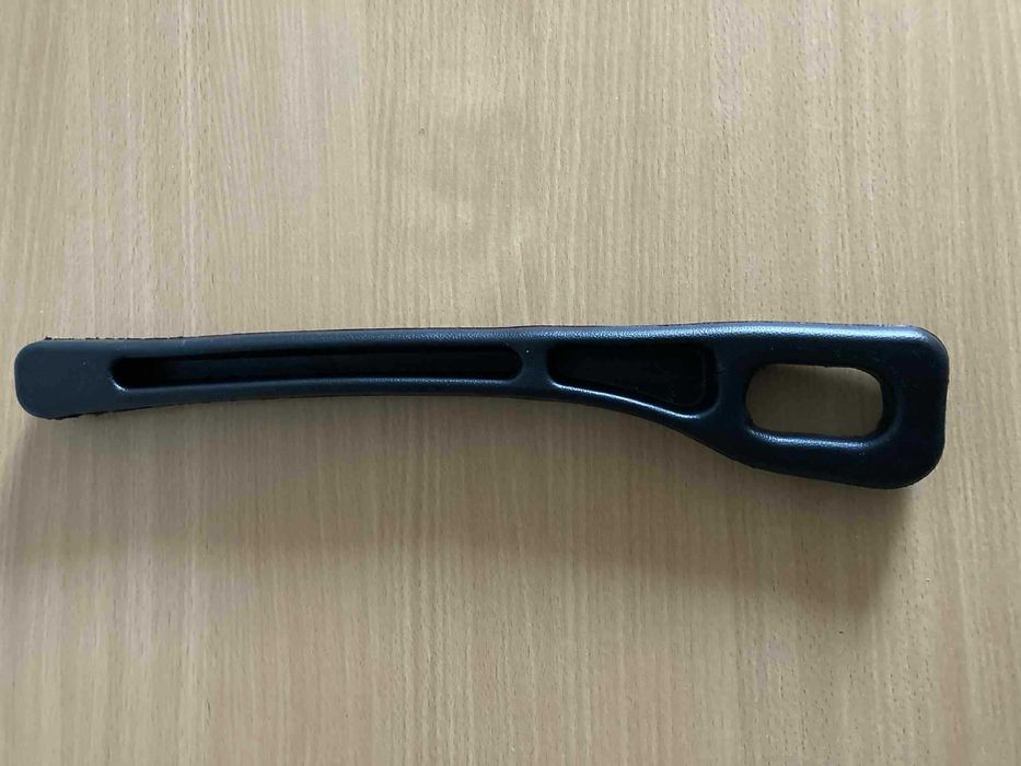 KIESZEŃ OSTATECZNA – Organizer między fotele | Kocur Garage