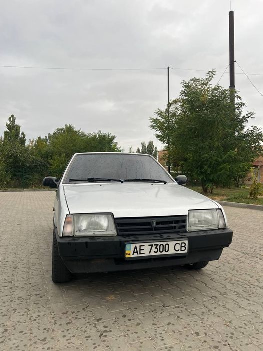 Автомобіль Ваз 2109
