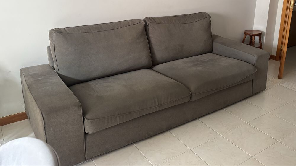 Sofá confortável IKEA cinzento