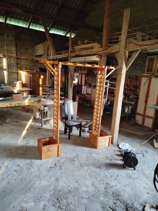 Pergola z donicami