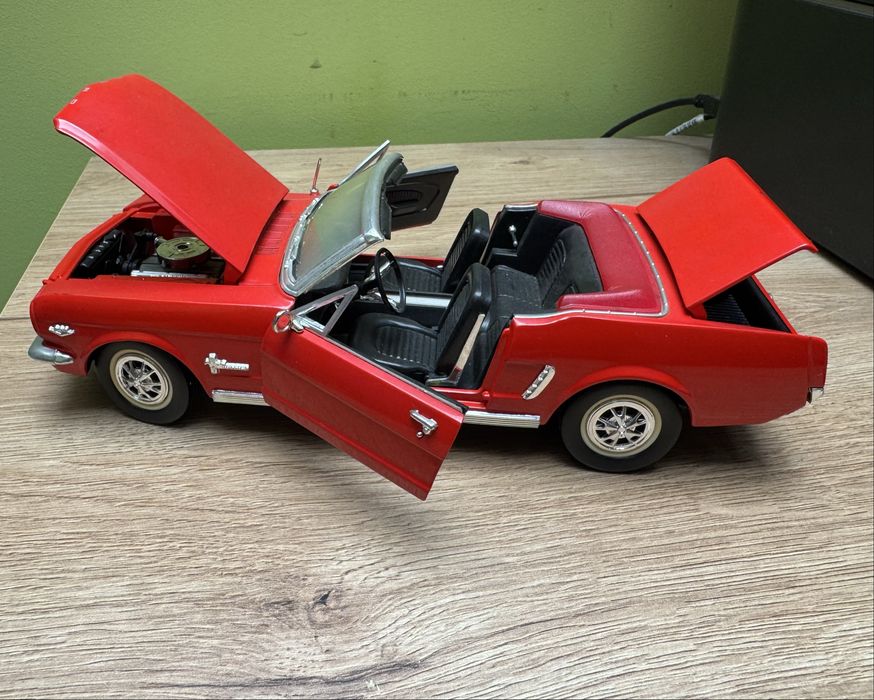 Model samochodu w skali 1:18 Ford Mustang 1964 Solido Mira Norev
