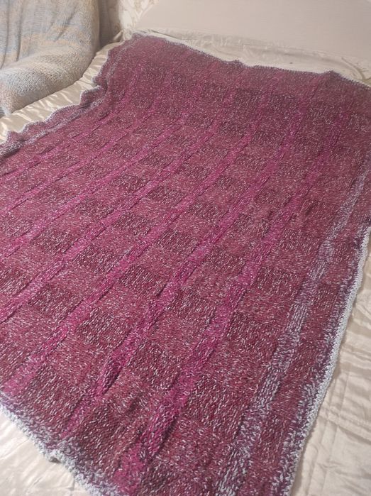 Ковдра, плед ручної в'язки.