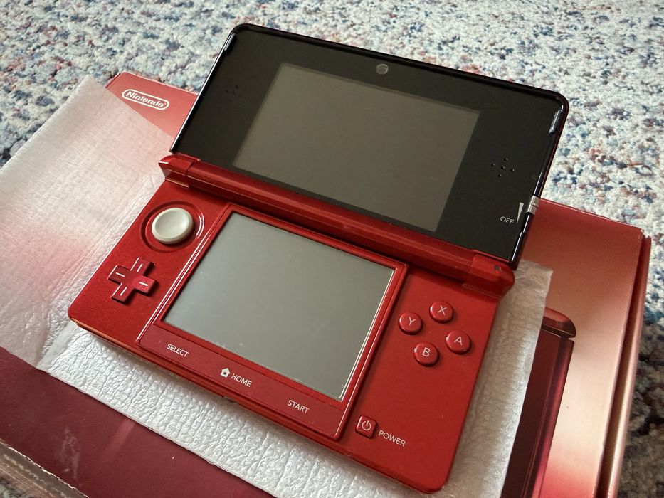Nintendo 3DS Flare Red (stan idealny)