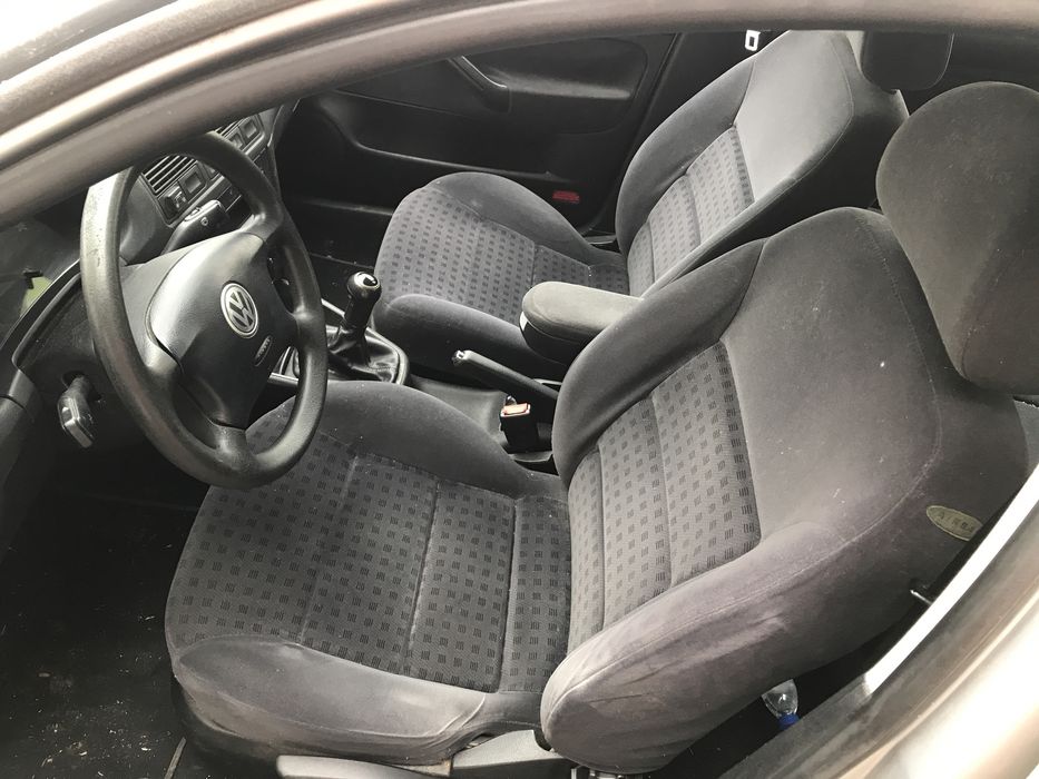VW Golf IV a GPL/Gasolina