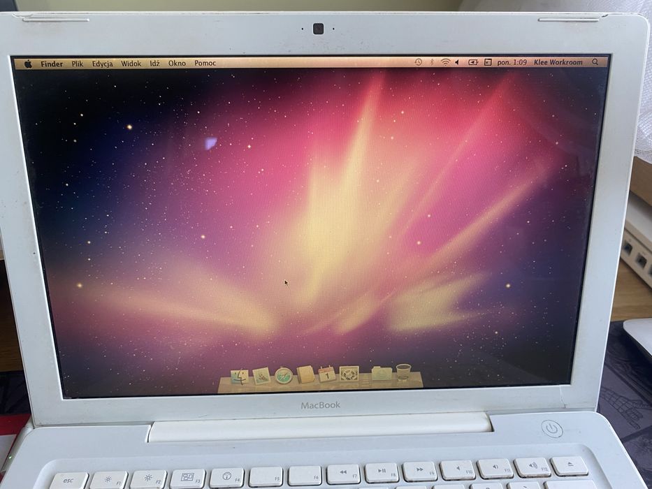 Biały Apple MacBook 13" (Mid 2009) | Core 2 Duo / 4GB RAM | Sprawny